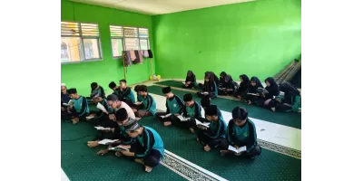 Pembiasaan Tadarus Al Quran Setiap Hari Jumat